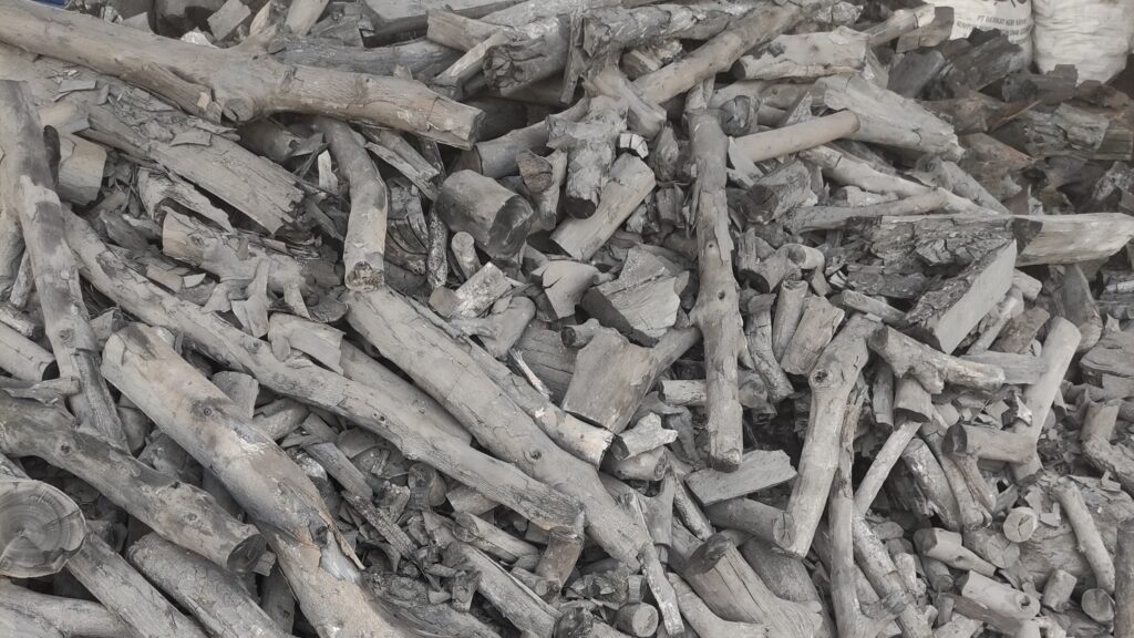 فحم التمر الهندي الإندونيسي