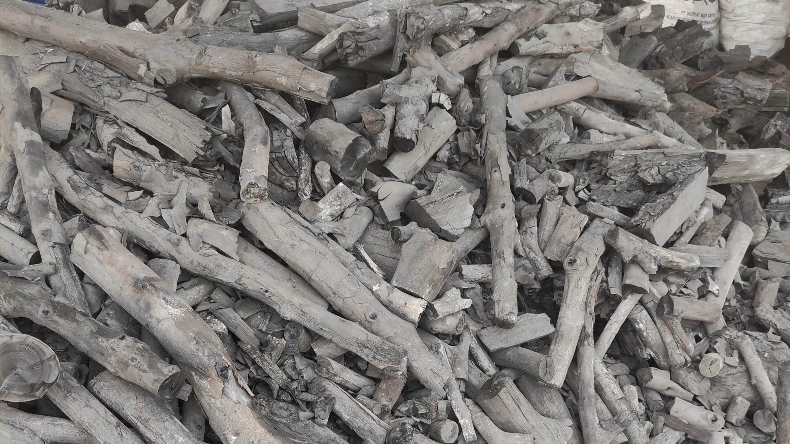 فحم التمر الهندي الإندونيسي